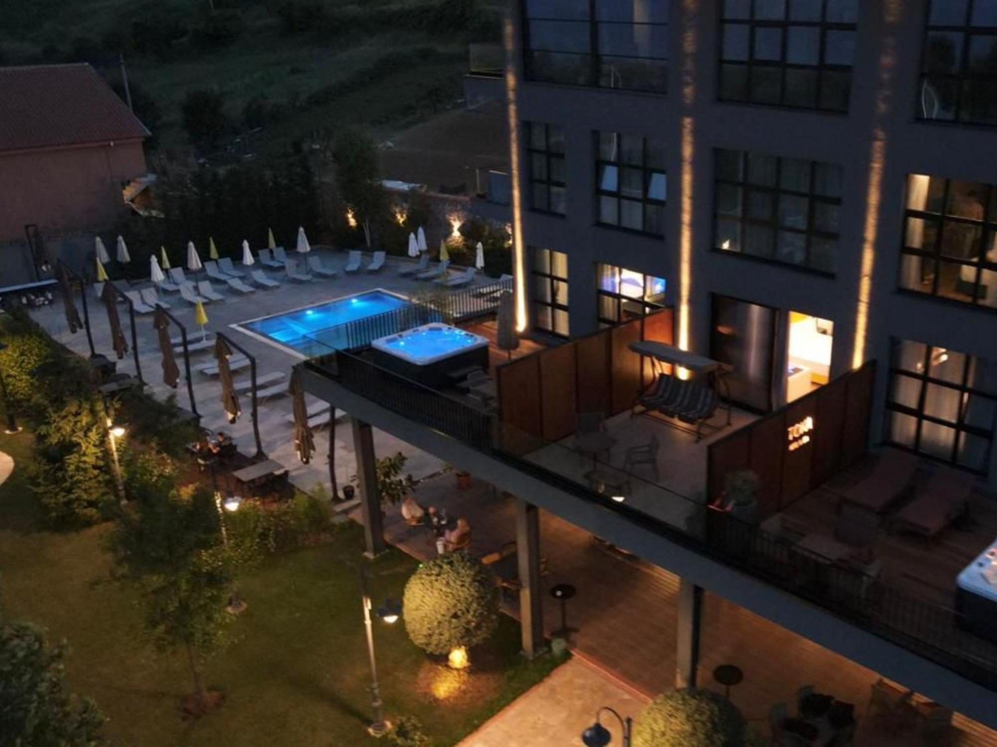 Toka Hotel Restaurant Udenisht 외부 사진