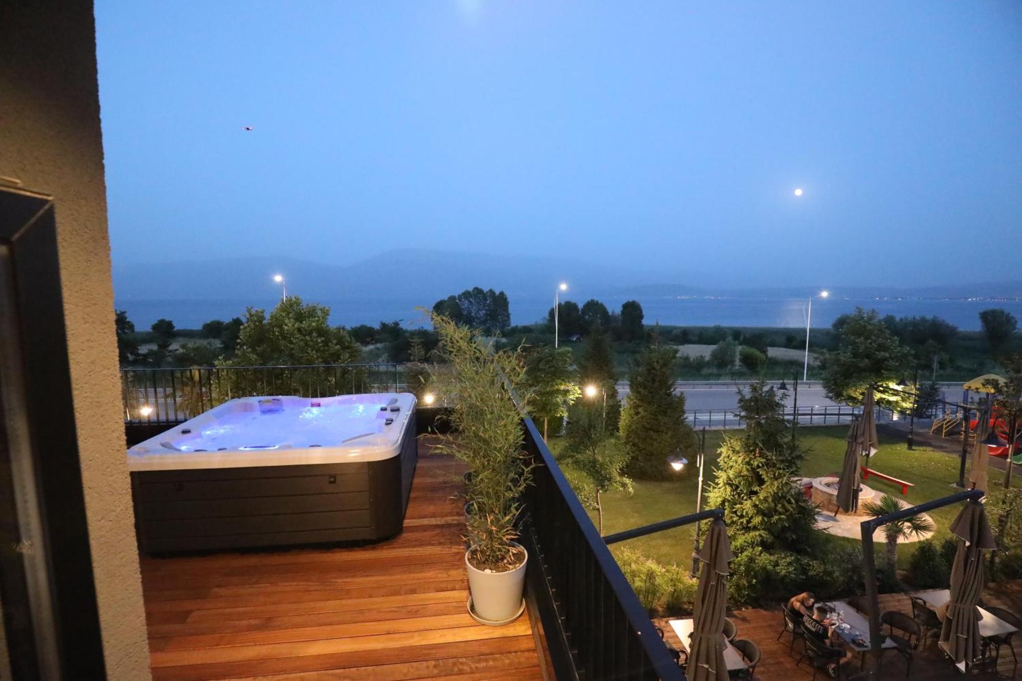Toka Hotel Restaurant Udenisht 외부 사진