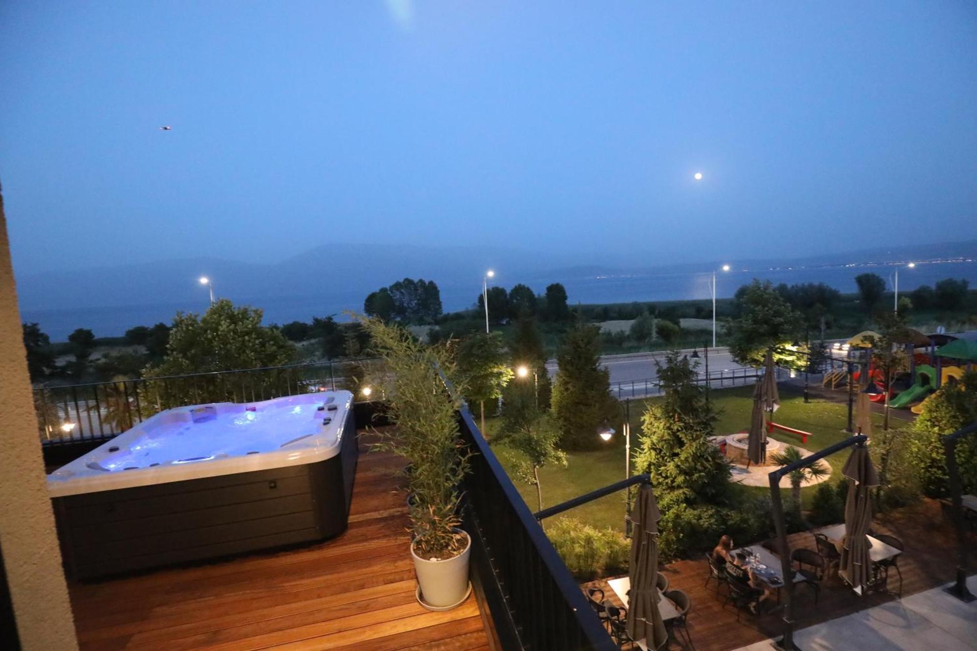 Toka Hotel Restaurant Udenisht 외부 사진