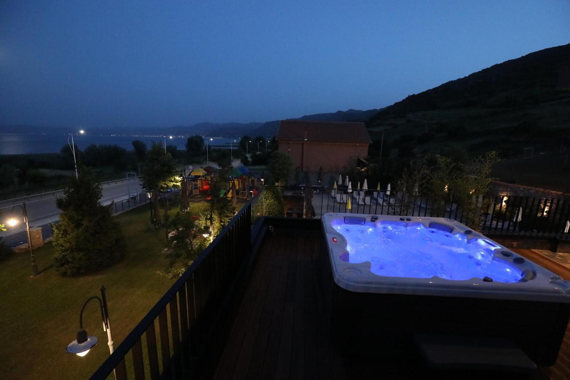 Toka Hotel Restaurant Udenisht 외부 사진
