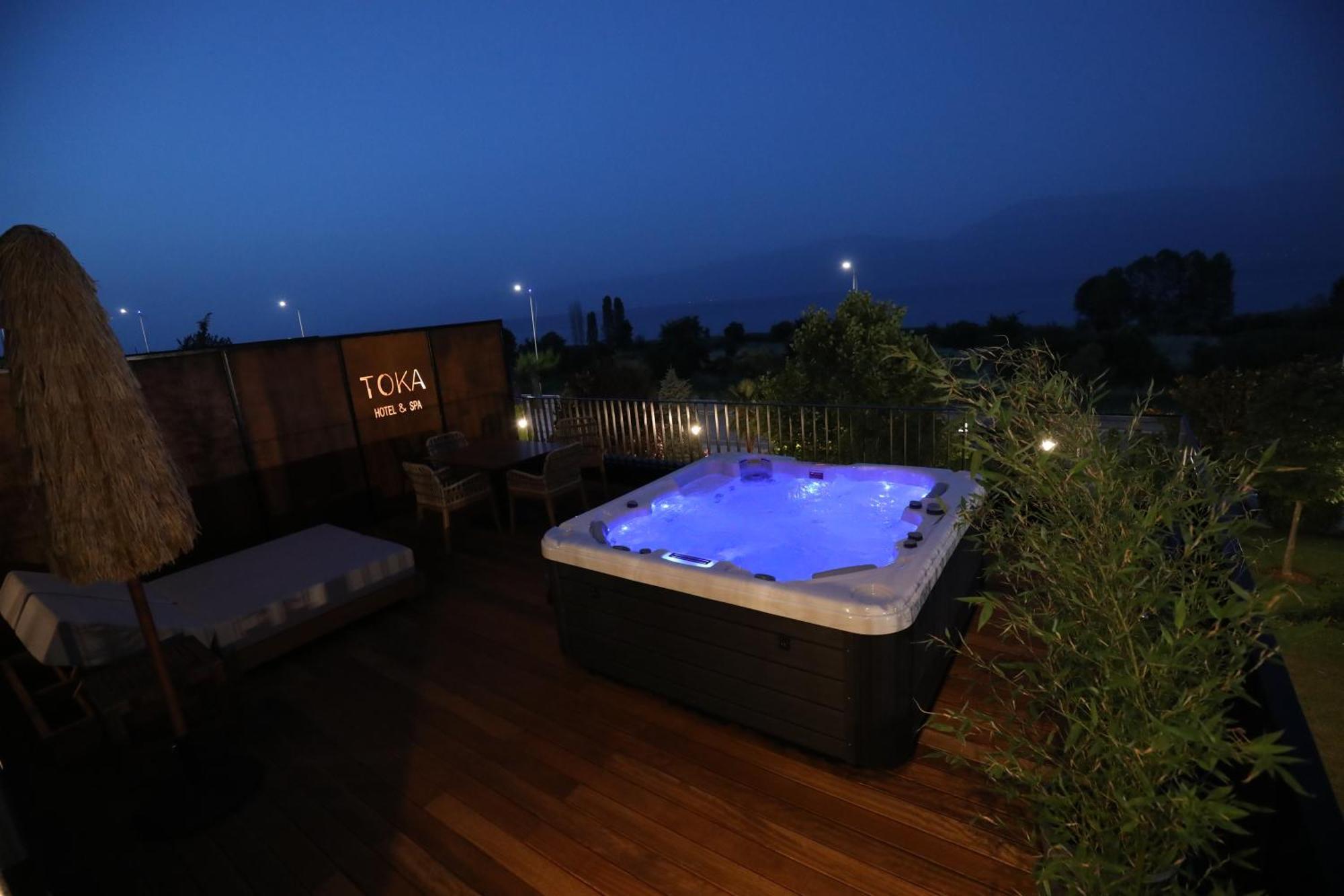 Toka Hotel Restaurant Udenisht 외부 사진