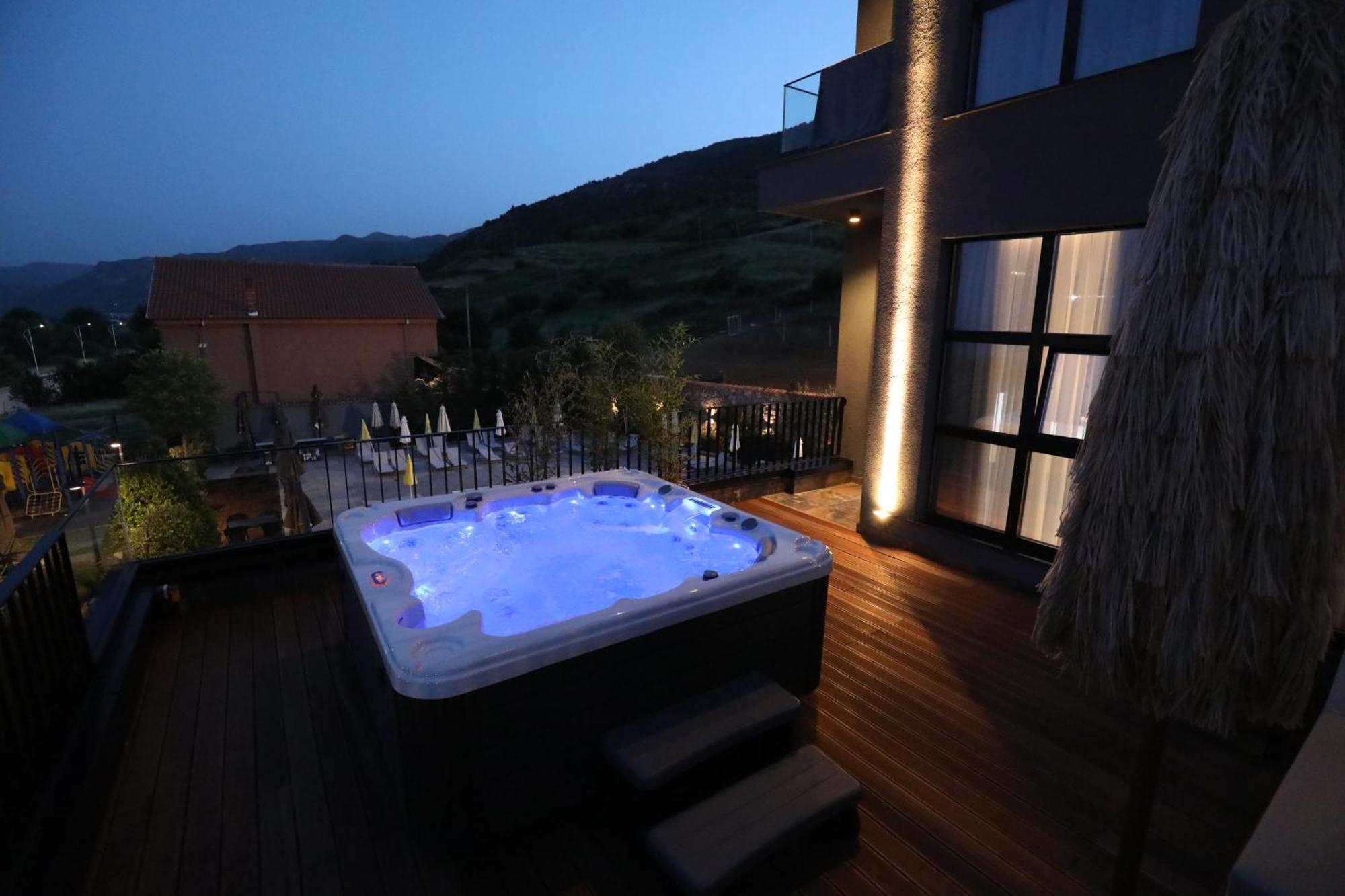 Toka Hotel Restaurant Udenisht 외부 사진