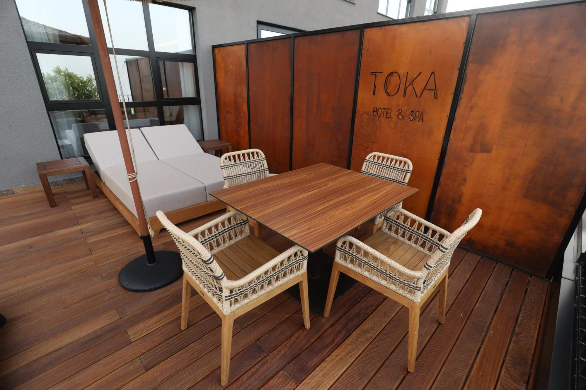 Toka Hotel Restaurant Udenisht 외부 사진