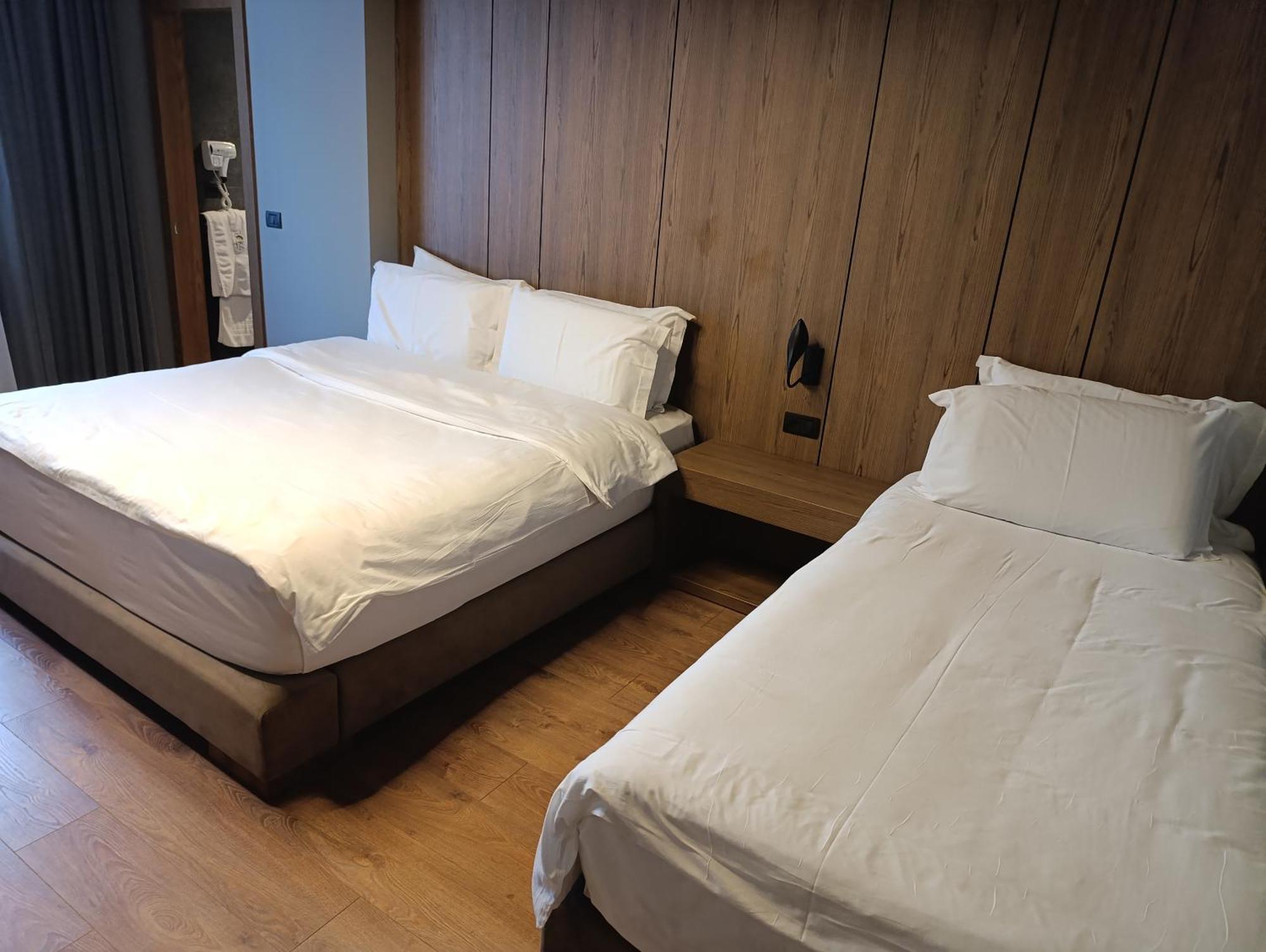 Toka Hotel Restaurant Udenisht 외부 사진