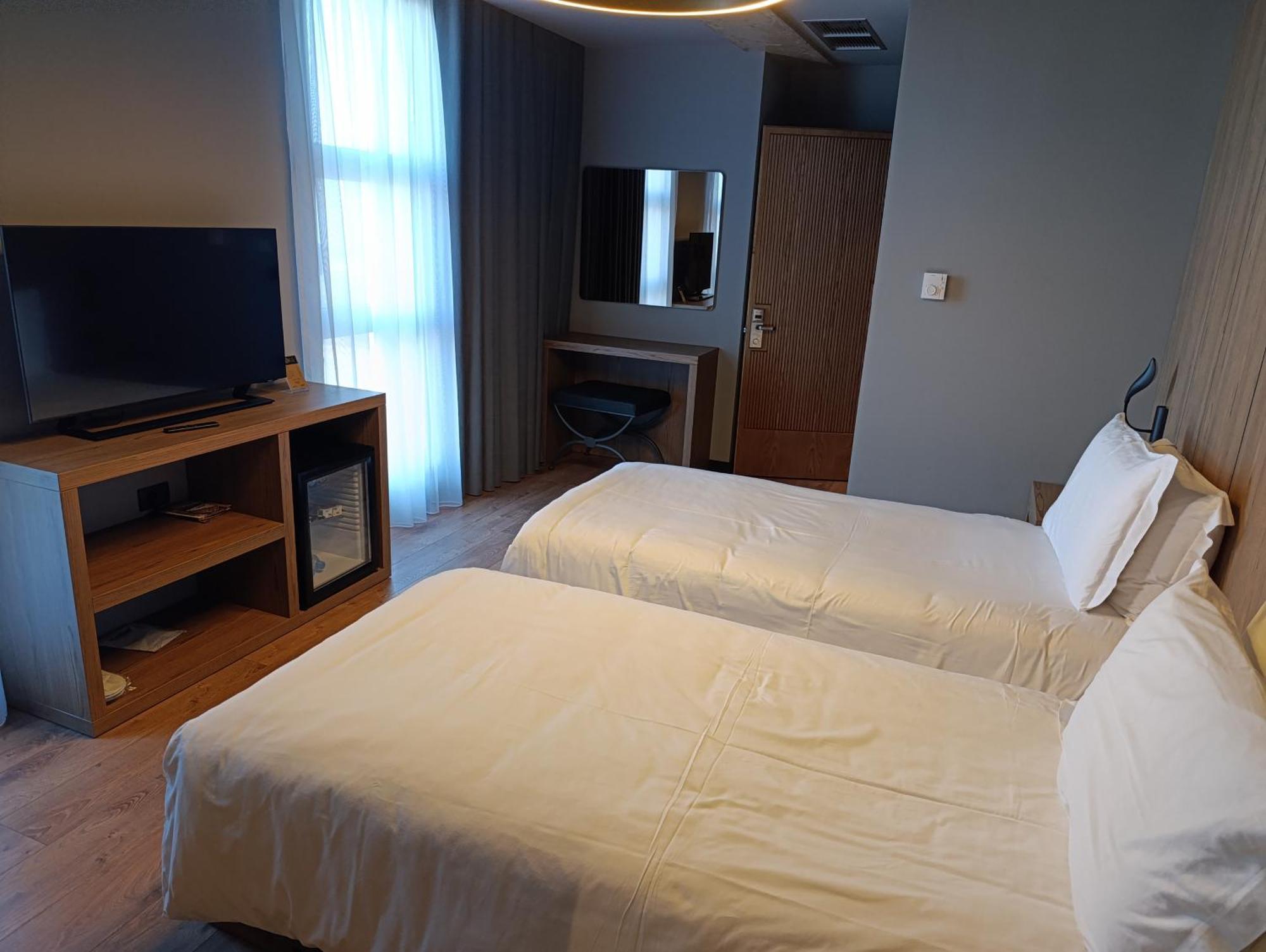 Toka Hotel Restaurant Udenisht 외부 사진