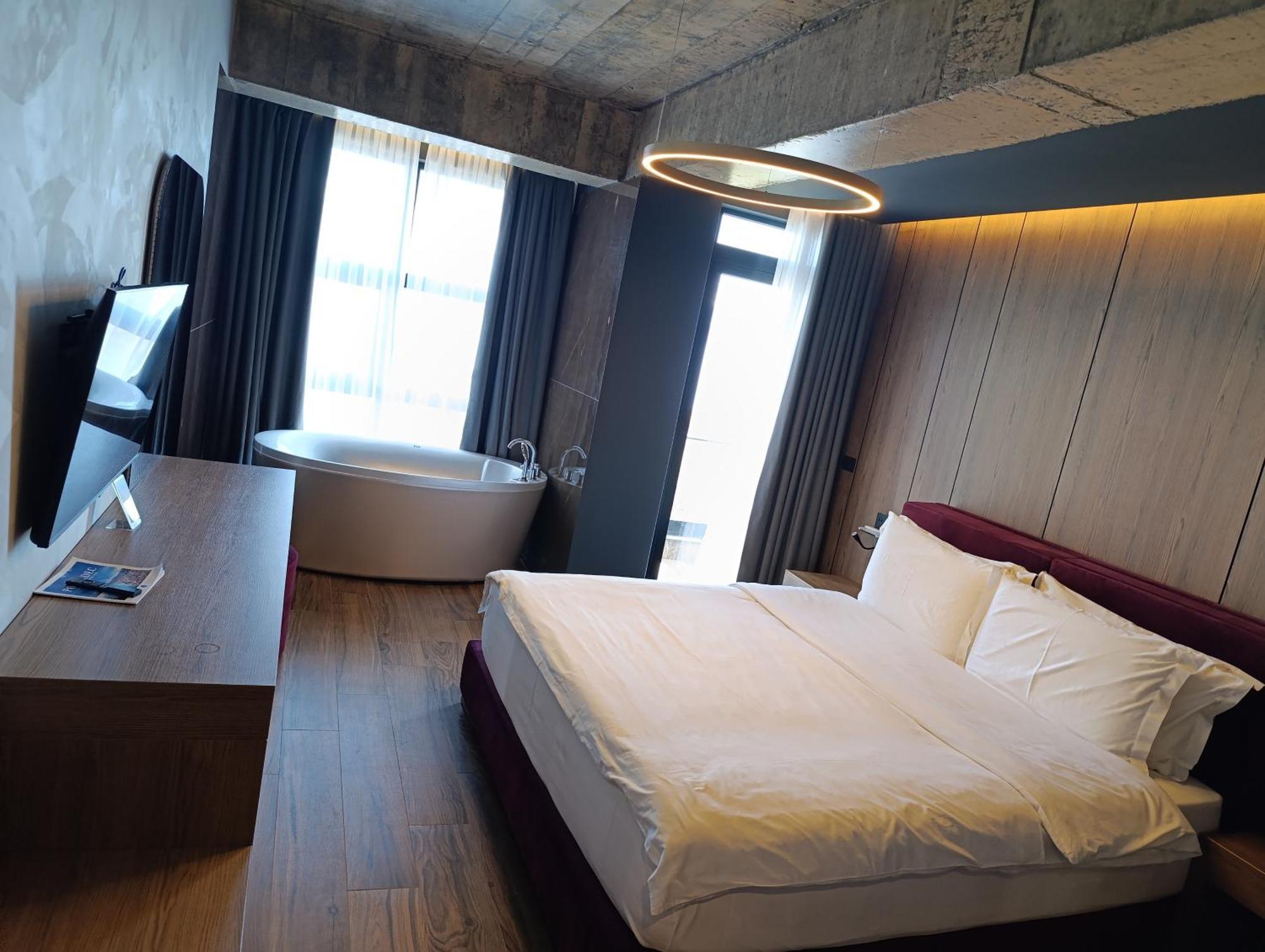 Toka Hotel Restaurant Udenisht 외부 사진