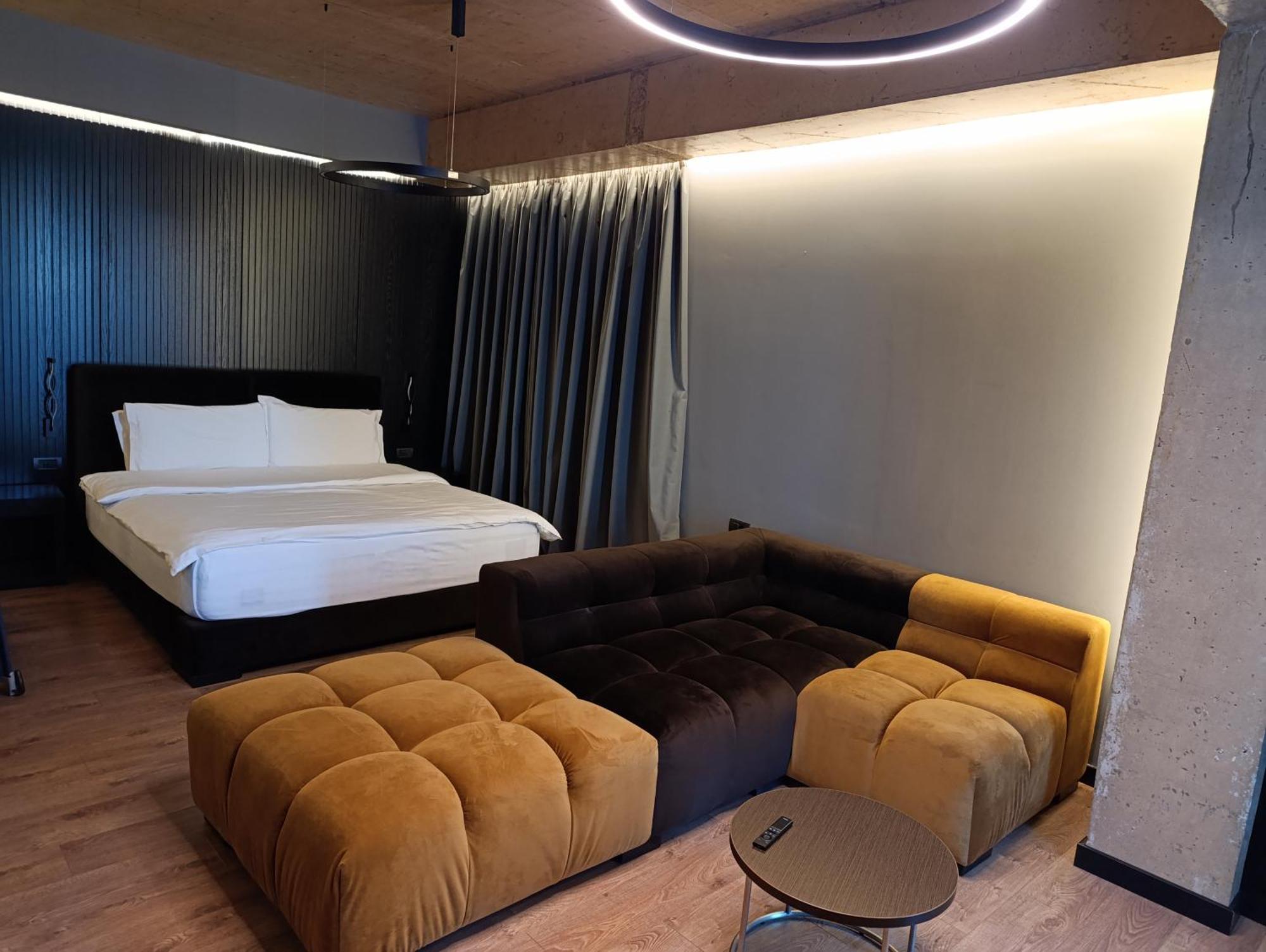 Toka Hotel Restaurant Udenisht 외부 사진