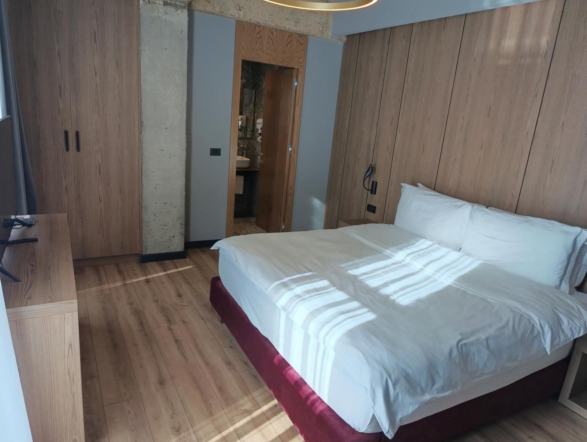 Toka Hotel Restaurant Udenisht 외부 사진